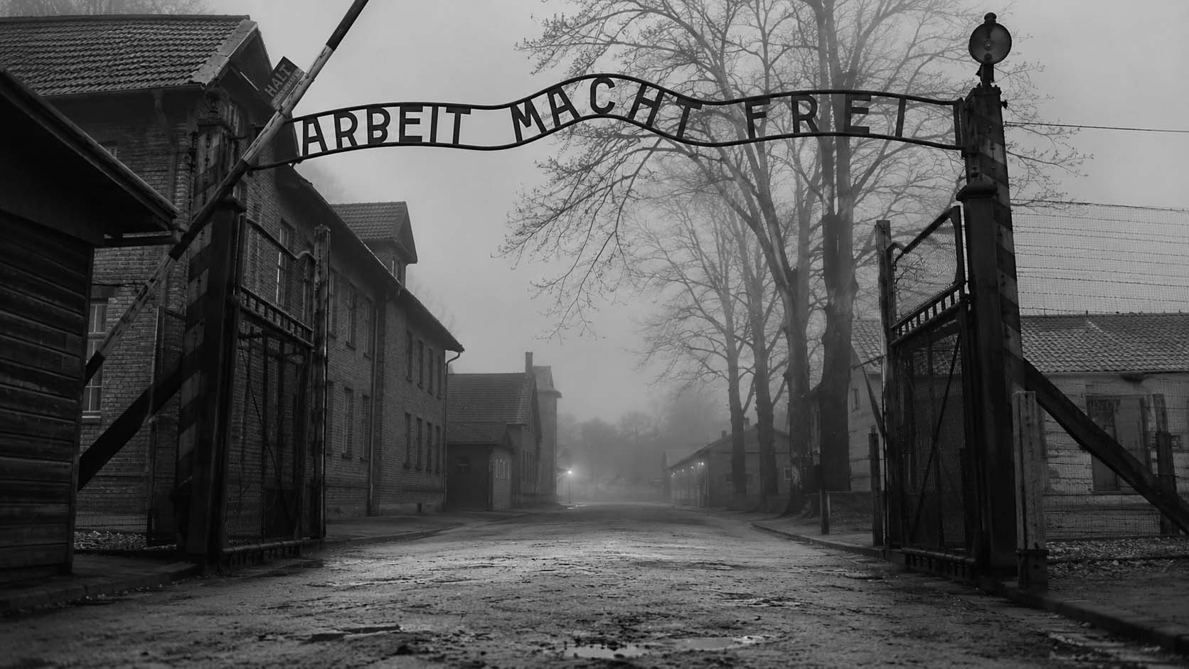 Puerta de entrada Auschwitz-Birkenau — Arbeit Macht Frei